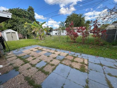 1530 SW 68th Avenue North Lauderdale FL 33068