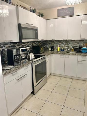 1530 SW 68th Avenue North Lauderdale FL 33068