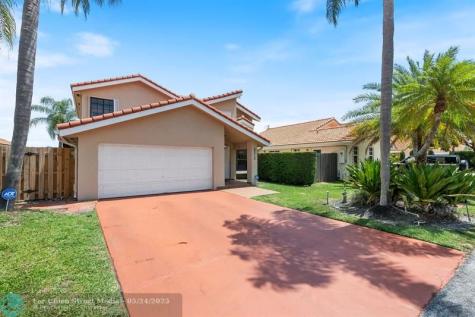 8313 NW 188th Terrace Hialeah FL 33015