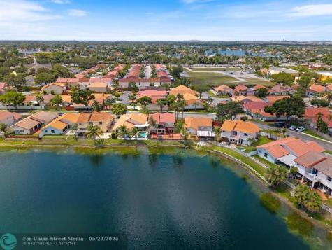 8313 NW 188th Terrace Hialeah FL 33015