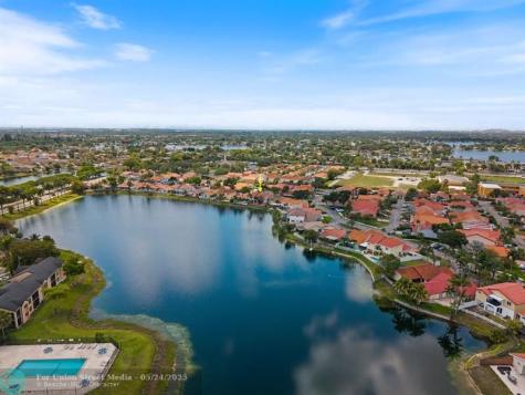 8313 NW 188th Terrace Hialeah FL 33015
