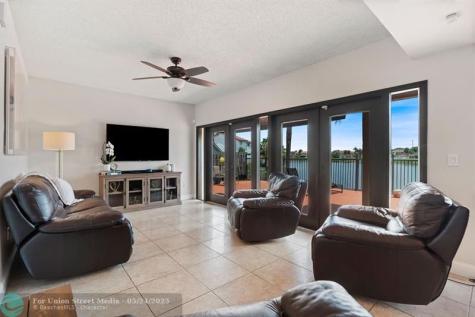 8313 NW 188th Terrace Hialeah FL 33015