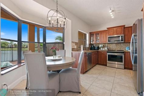 8313 NW 188th Terrace Hialeah FL 33015