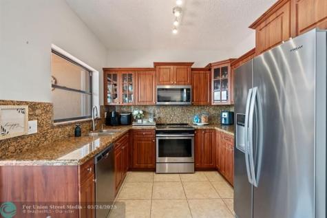 8313 NW 188th Terrace Hialeah FL 33015