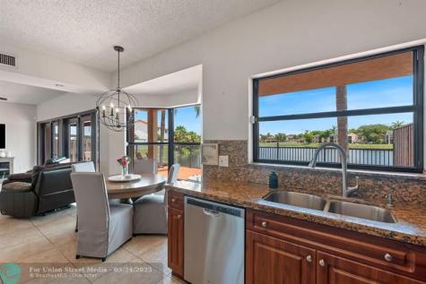 8313 NW 188th Terrace Hialeah FL 33015