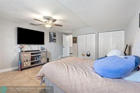 8313 NW 188th Terrace Hialeah FL 33015