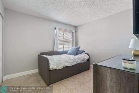 8313 NW 188th Terrace Hialeah FL 33015