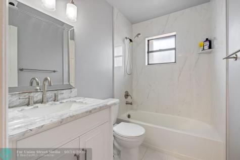 8313 NW 188th Terrace Hialeah FL 33015