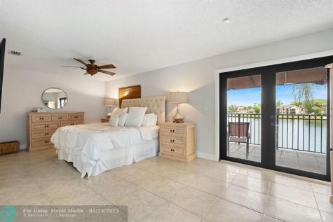 8313 NW 188th Terrace Hialeah FL 33015