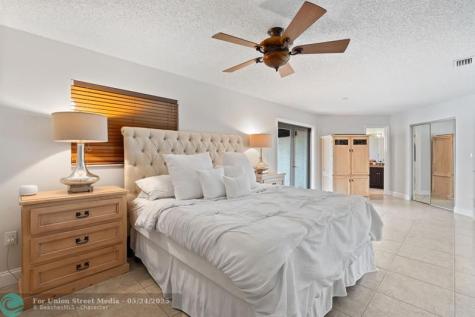 8313 NW 188th Terrace Hialeah FL 33015