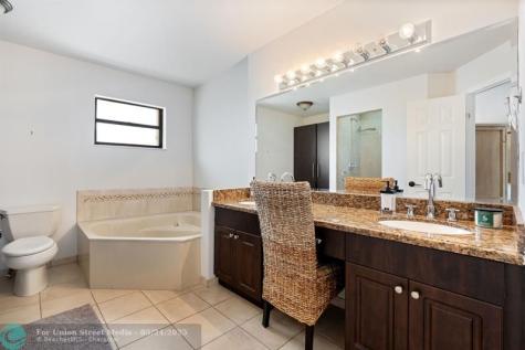 8313 NW 188th Terrace Hialeah FL 33015