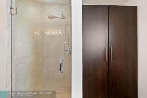 8313 NW 188th Terrace Hialeah FL 33015