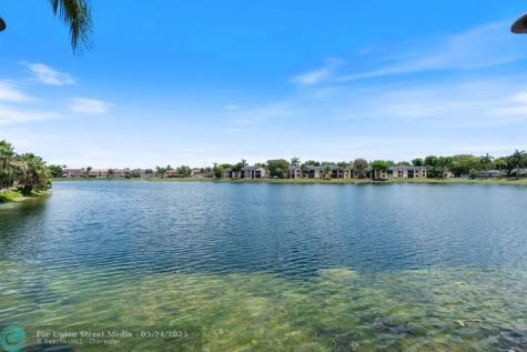 8313 NW 188th Terrace Hialeah FL 33015