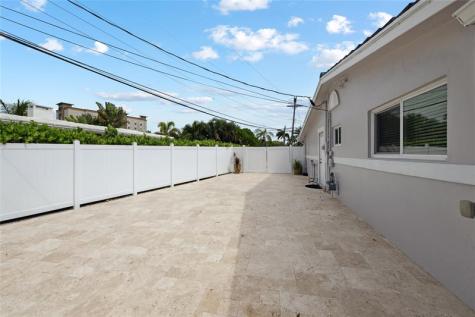 2228 SE 10th Street Pompano Beach FL 33062