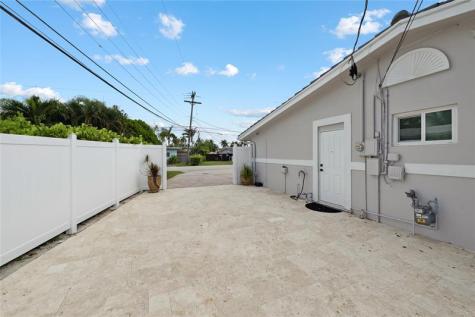 2228 SE 10th Street Pompano Beach FL 33062