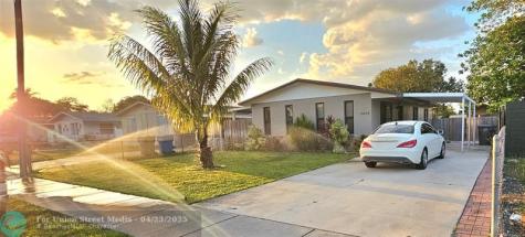 5629 SW 40th Street West Park FL 33023