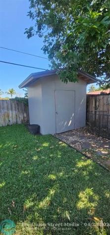 5629 SW 40th Street West Park FL 33023