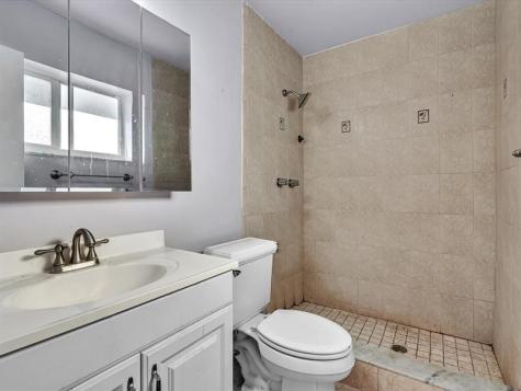 5711 NW 84th Avenue Tamarac FL 33321
