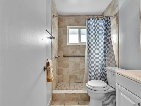 5711 NW 84th Avenue Tamarac FL 33321