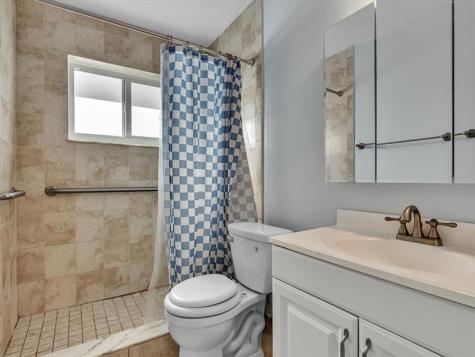 5711 NW 84th Avenue Tamarac FL 33321