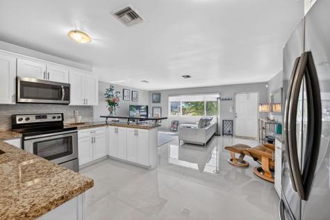937 SE 7th Street Deerfield Beach FL 33441