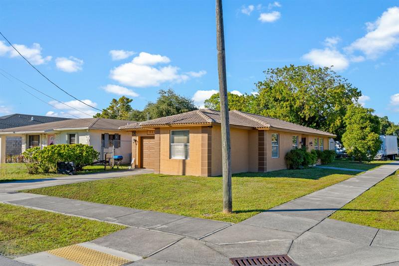 5201 SW 22nd Street West Park FL 33023