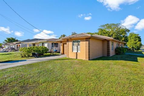 5201 SW 22nd Street West Park FL 33023