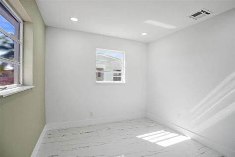 1437 SW 1st Avenue Deerfield Beach FL 33441