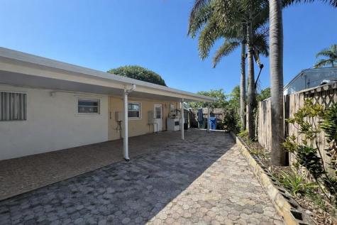500 NE 59th Street Oakland Park FL 33334