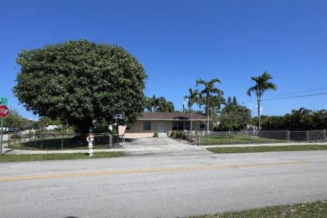 500 NE 59th Street Oakland Park FL 33334