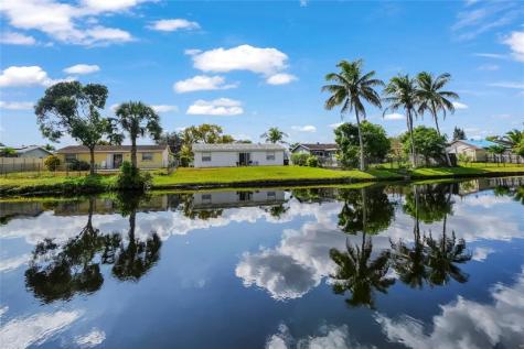7708 SW 8th Court North Lauderdale FL 33068