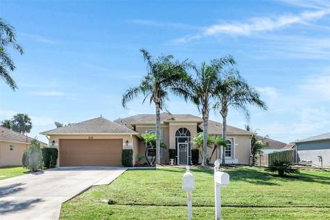 1038 SW Fisherman Avenue Port St Lucie FL 34953