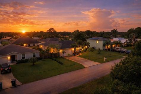 5842 NW Bates Avenue Port St Lucie FL 34986