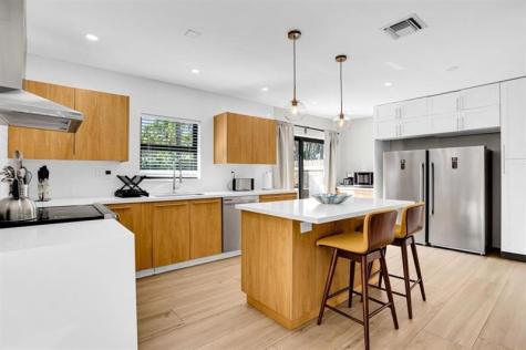 24 Castle Harbor Island Fort Lauderdale FL 33308