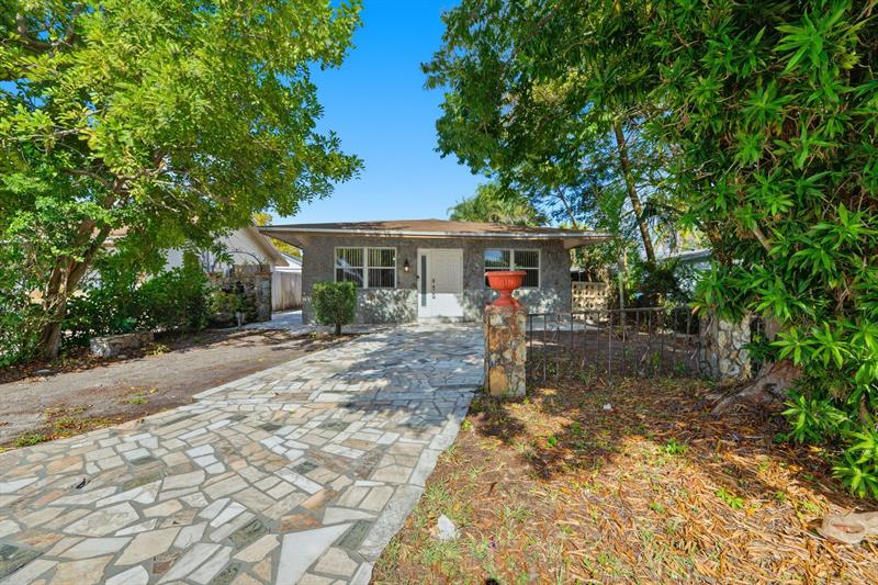 5735 Hayes Street Hollywood FL 33021