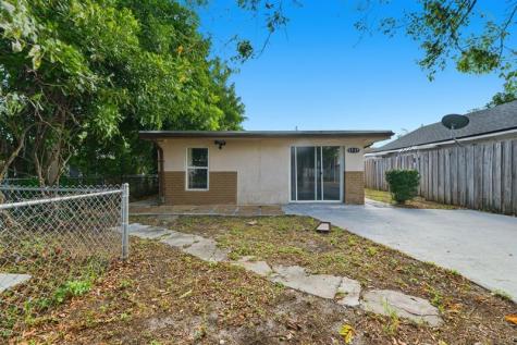 5735 Hayes Street Hollywood FL 33021