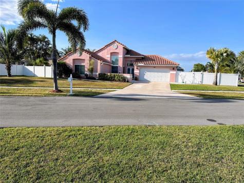 26 Dogwood Circle Boynton Beach FL 33436