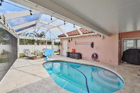 26 Dogwood Circle Boynton Beach FL 33436