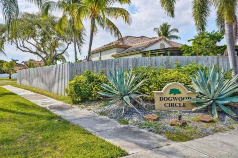26 Dogwood Circle Boynton Beach FL 33436