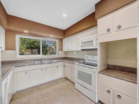 2750 SE 3rd Street Pompano Beach FL 33062