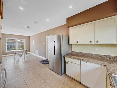 2750 SE 3rd Street Pompano Beach FL 33062
