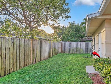 2750 SE 3rd Street Pompano Beach FL 33062