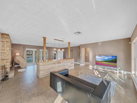 2750 SE 3rd Street Pompano Beach FL 33062