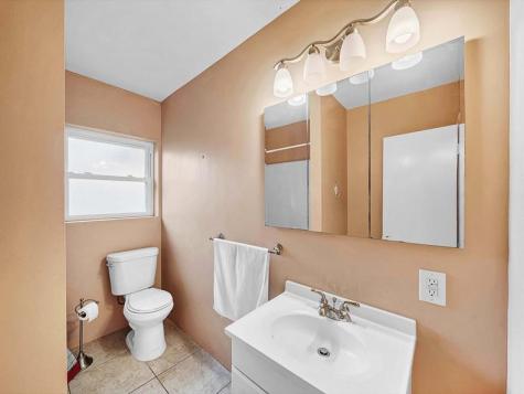 2750 SE 3rd Street Pompano Beach FL 33062