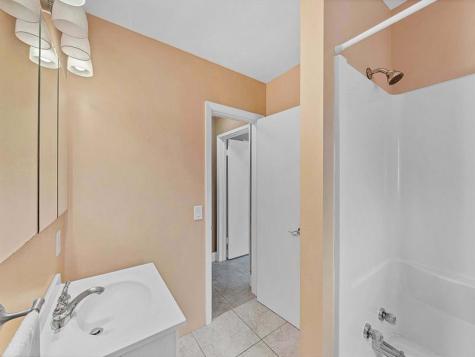 2750 SE 3rd Street Pompano Beach FL 33062