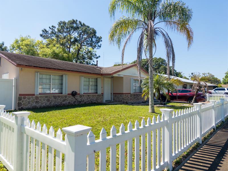 3205 Hibiscus Fort Pierce FL 34947