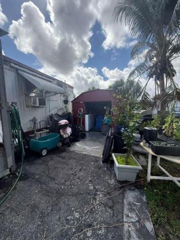 5242 SW 29th Street Davie FL 33314