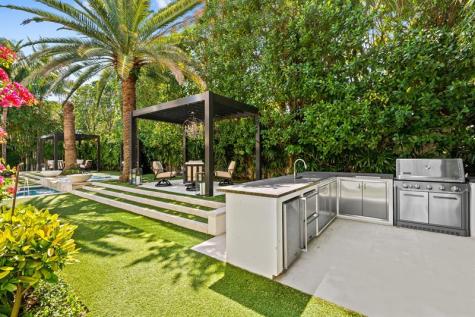 150 Kings Road Palm Beach FL 33480