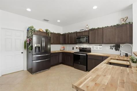 1085 Center Stone Lane Riviera Beach FL 33404