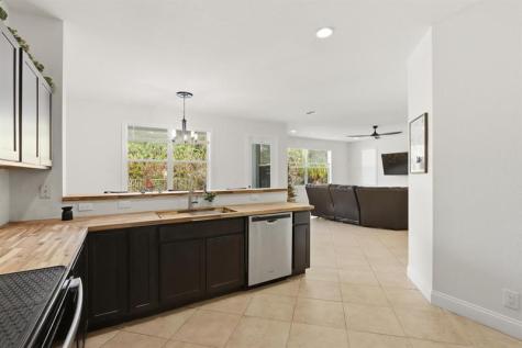 1085 Center Stone Lane Riviera Beach FL 33404